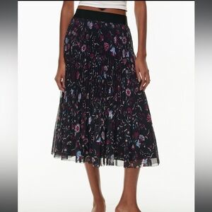 NWOT Aritzia Wilfred Twirl Skirt with Floral Print Size M